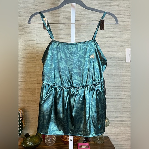 NWT Disney Fantasyland Castle Sleep Satin Pajama 2-piece Set Women's XS Silky - Picture 3 of 10